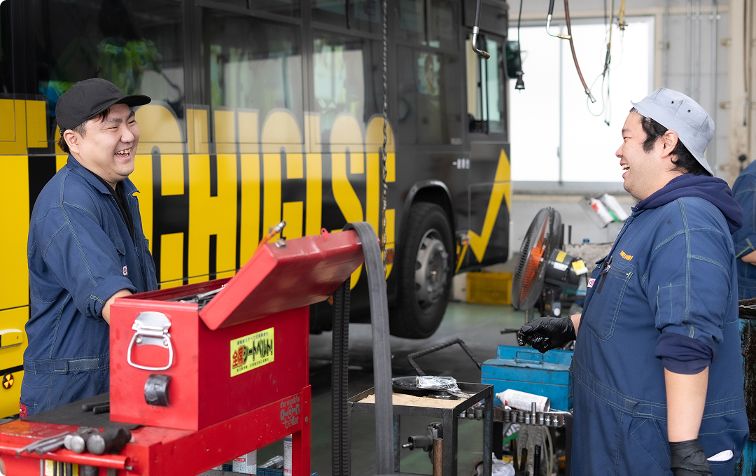 整備をしている写真