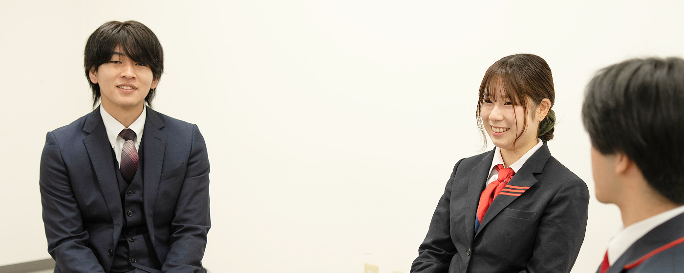 グループトークをする様子