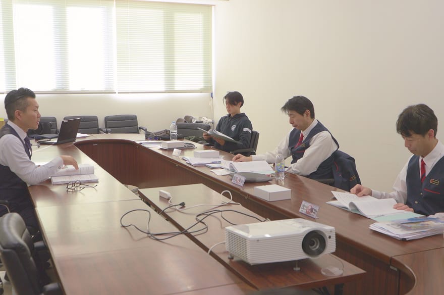 本社教育(机上教育)の様子